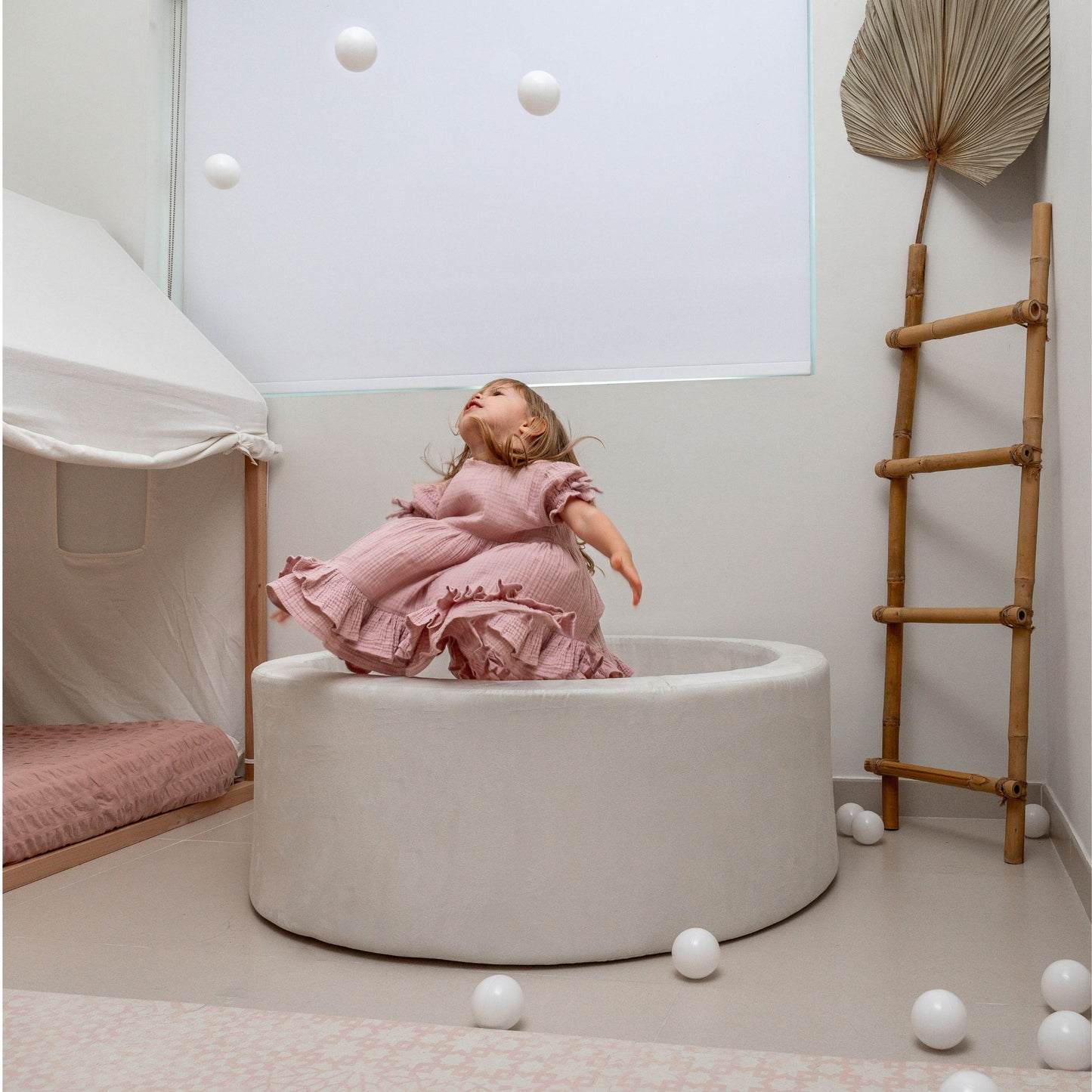 a playpen, bit balls in dubai, best play ball in UAE, pit balls, splash pond in dubai, Ball pool area dubai
