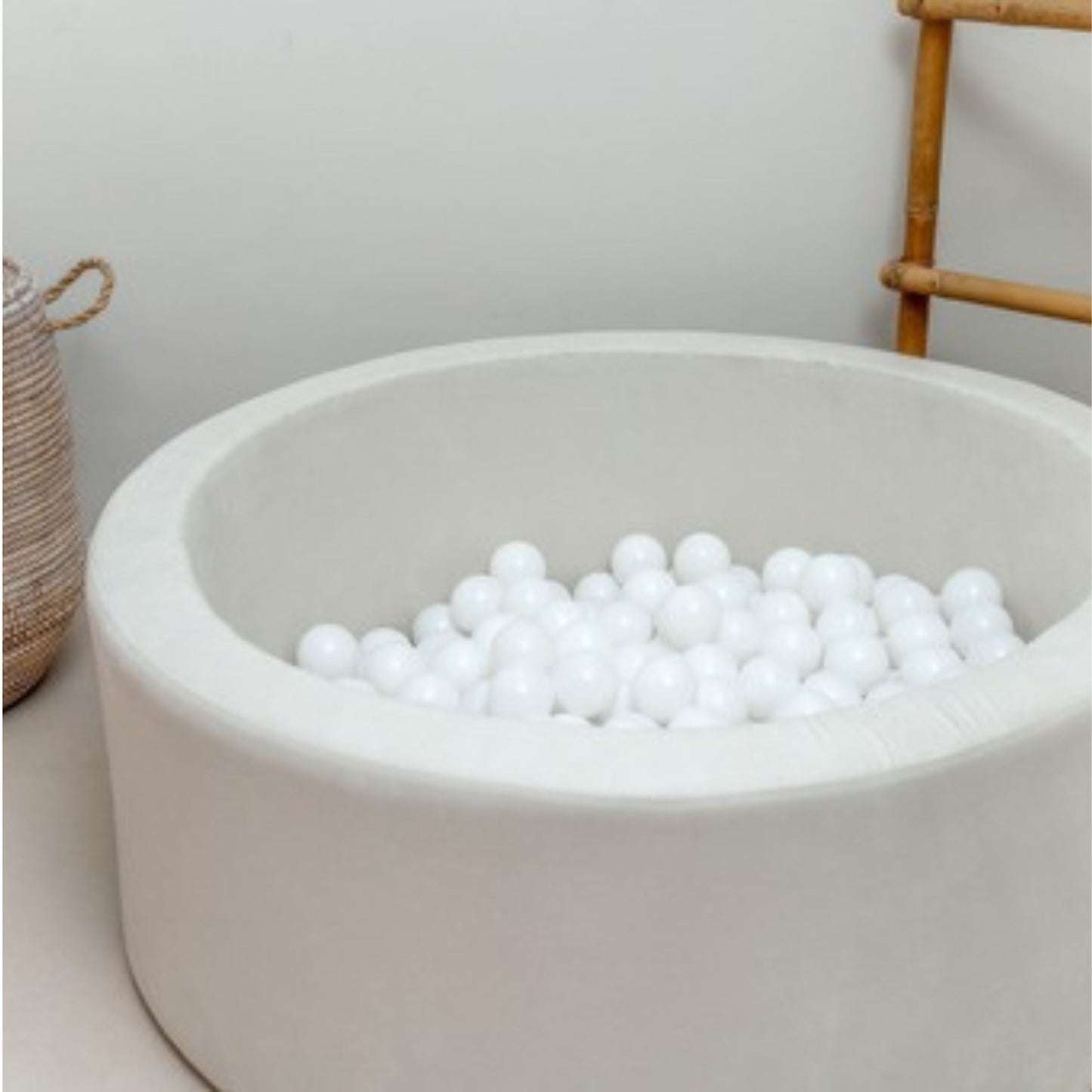 a playpen, bit balls in dubai, best play ball in UAE, pit balls, splash pond in dubai, Ball pool area dubai