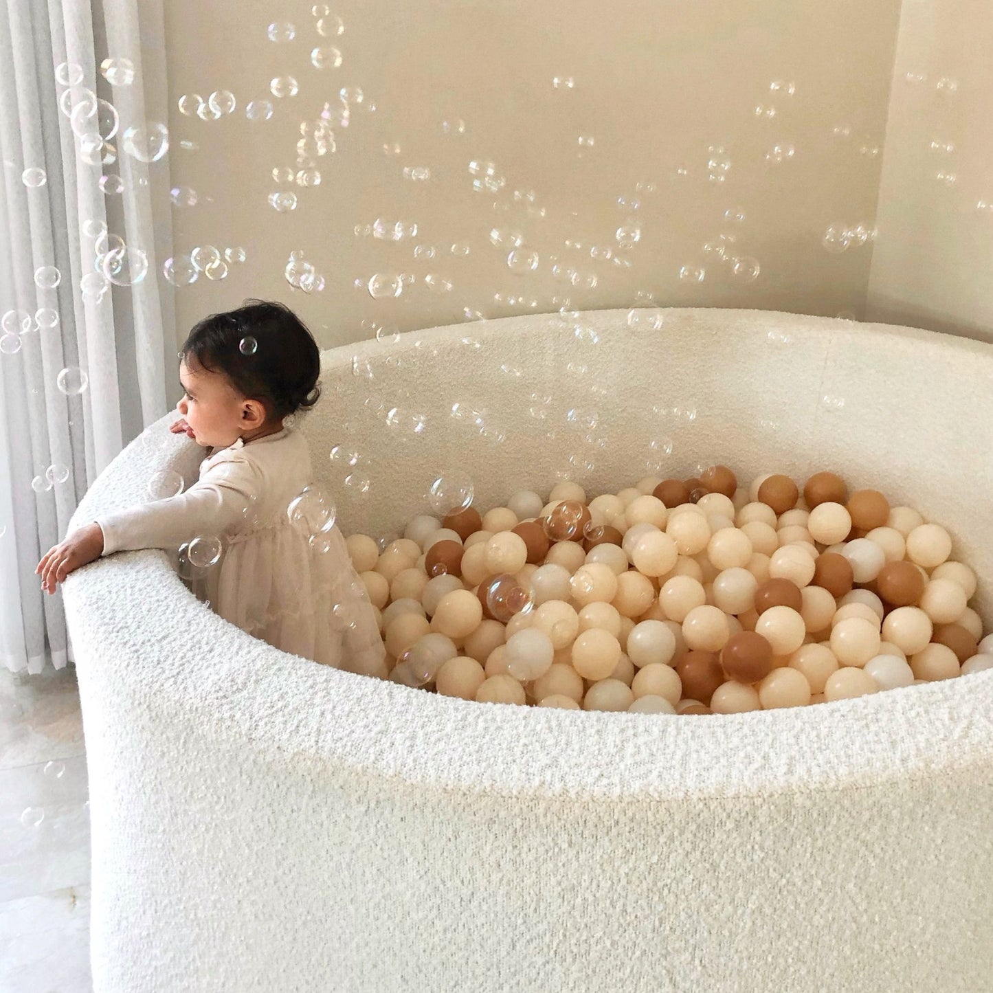 a playpen, bit balls in dubai, best play ball in UAE, pit balls, splash pond in dubai, Ball pool area dubai